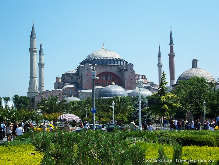 travelyesplease.com | One Day in Istanbul- How to Spend 24 Hours in Turkey's Largest City