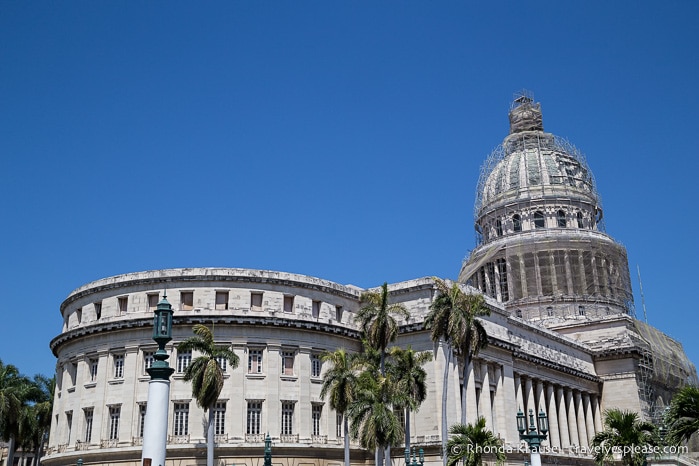 Exterior of the Capitolio.